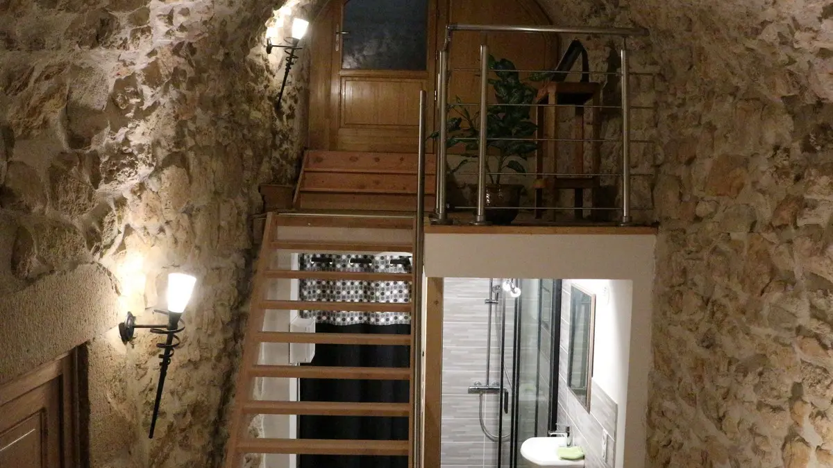 Au Château de Villelongue - Double Troglodyte