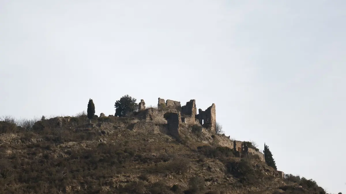 Chateau_de_coustaussa_depuis_le_moulin