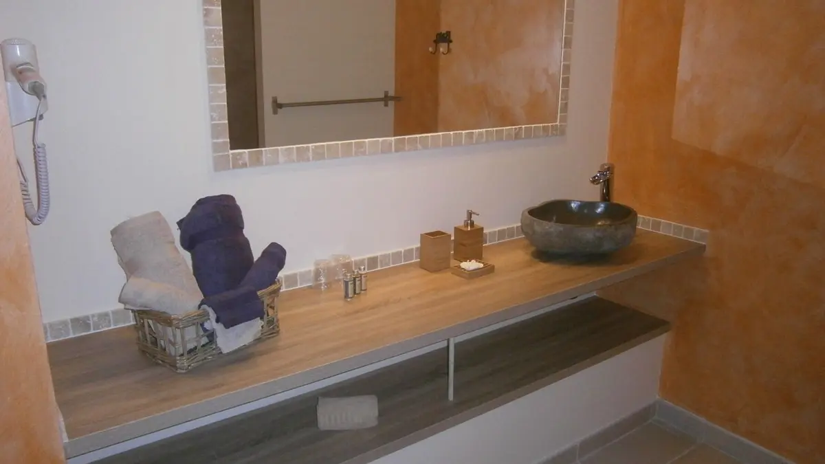 Gîtes Les Platanes SDB 2