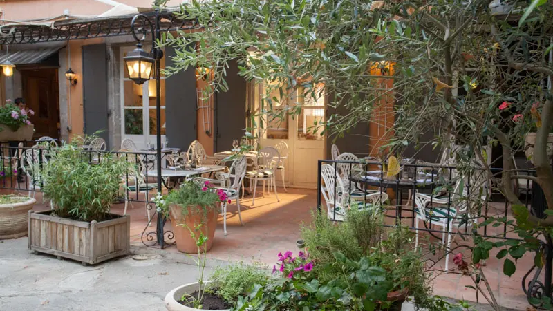 Grand hotel Moderne et pigeon-Limoux_19