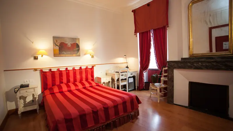 Grand hotel Moderne et pigeon-Limoux_6