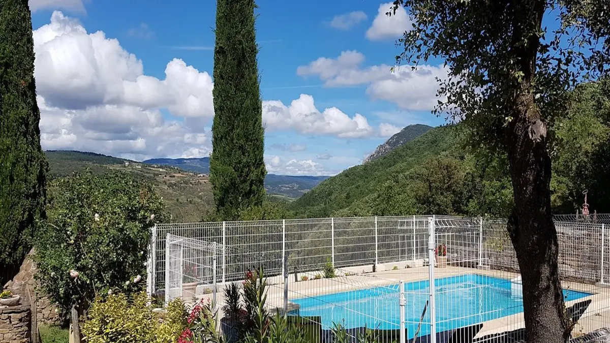 HLO - COUSTAUSSA - TOURNIER - vue sur la piscine