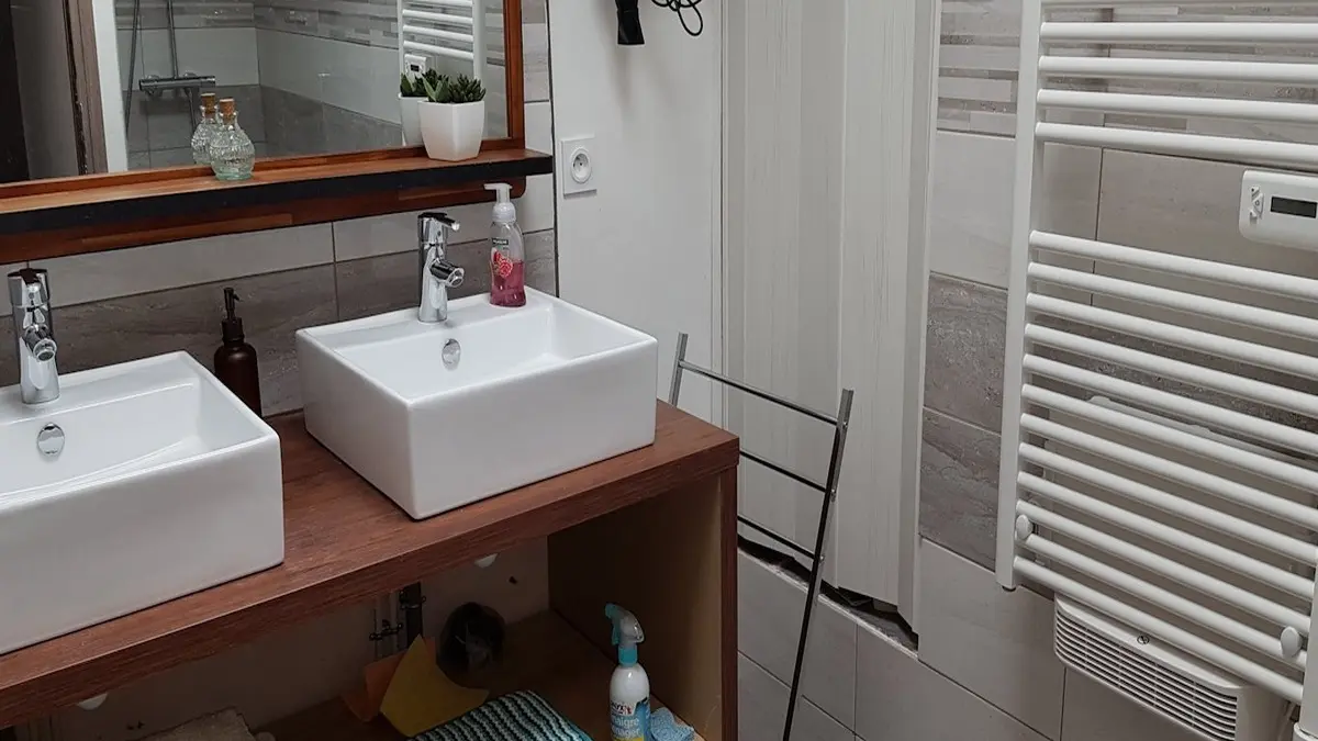 HLO - COUSTAUSSA - TOURNIER - salle d'eau b