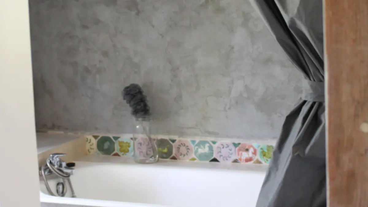 HLO - LIMOUX - CH Carliqui - salle de bain