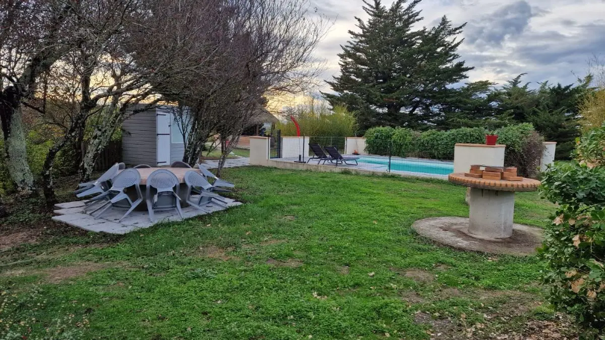 HLO- LIGNAIROLLES - SEAUME - Domaine de Chamert - Gite Piedestal (29)