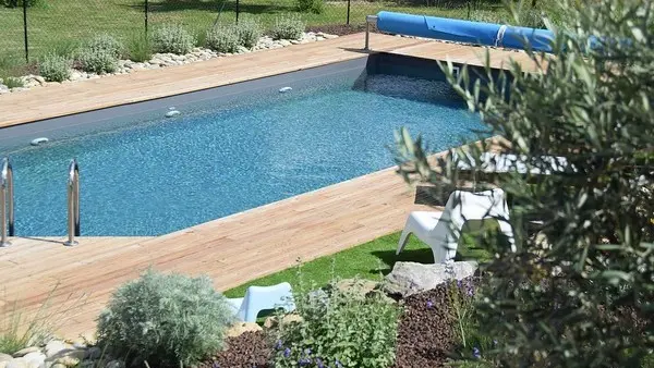 GITE VENT TRAMONTANE - vue piscine