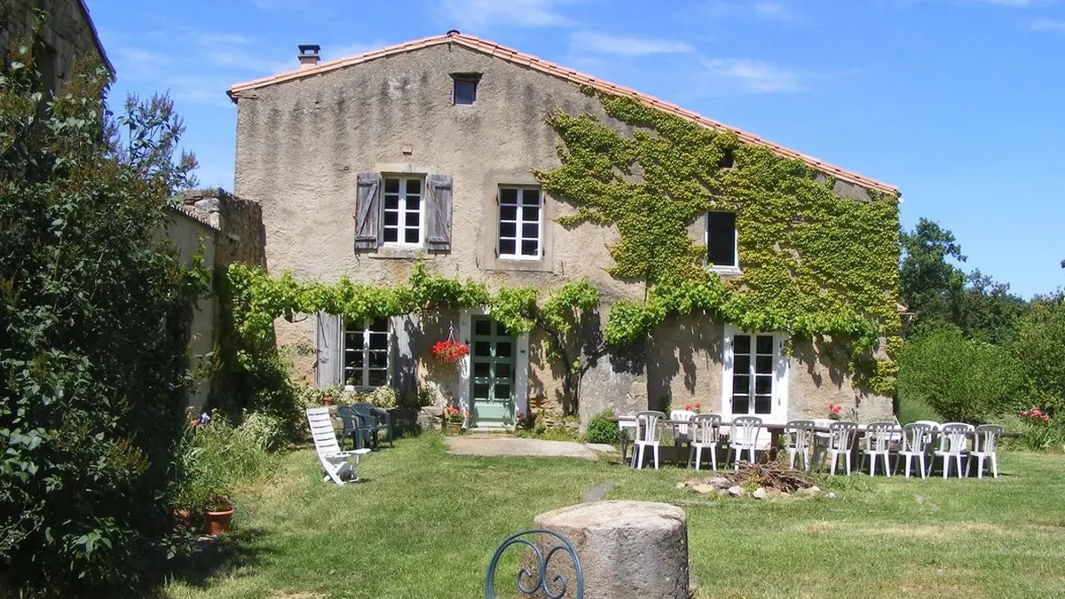 LAVALDIEU - CHAMBRES D'HOTES