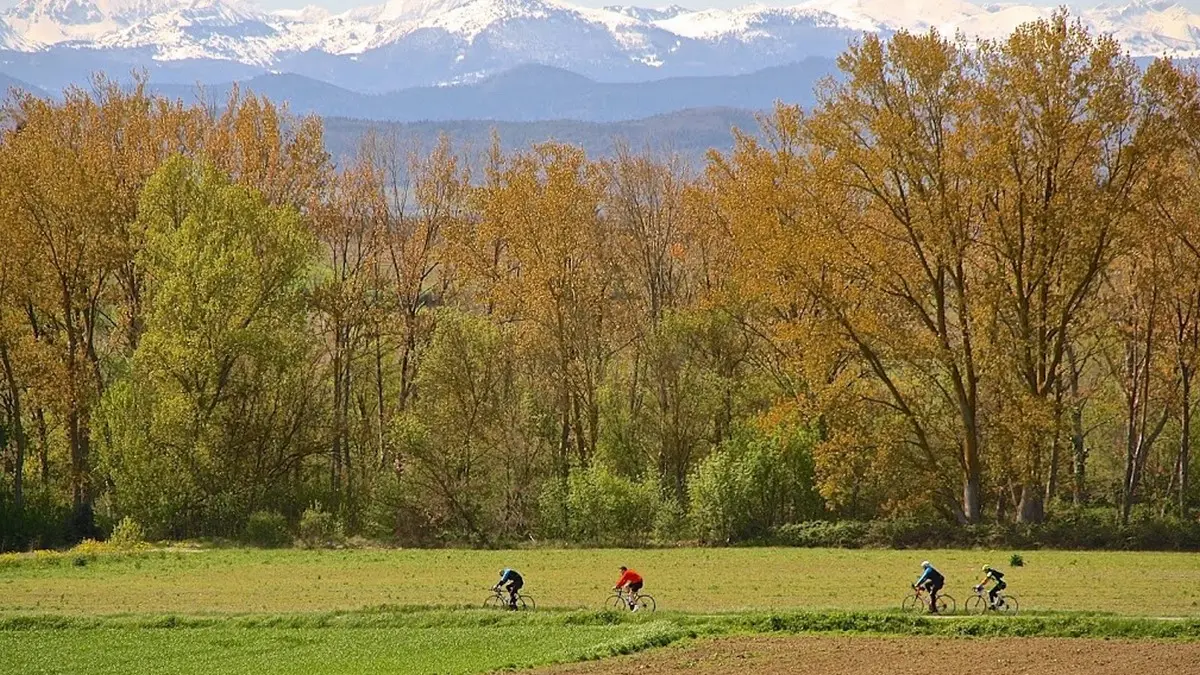 Les Pyrénées depuis la Malepeyre_©Le Cyclo Club de Limoux