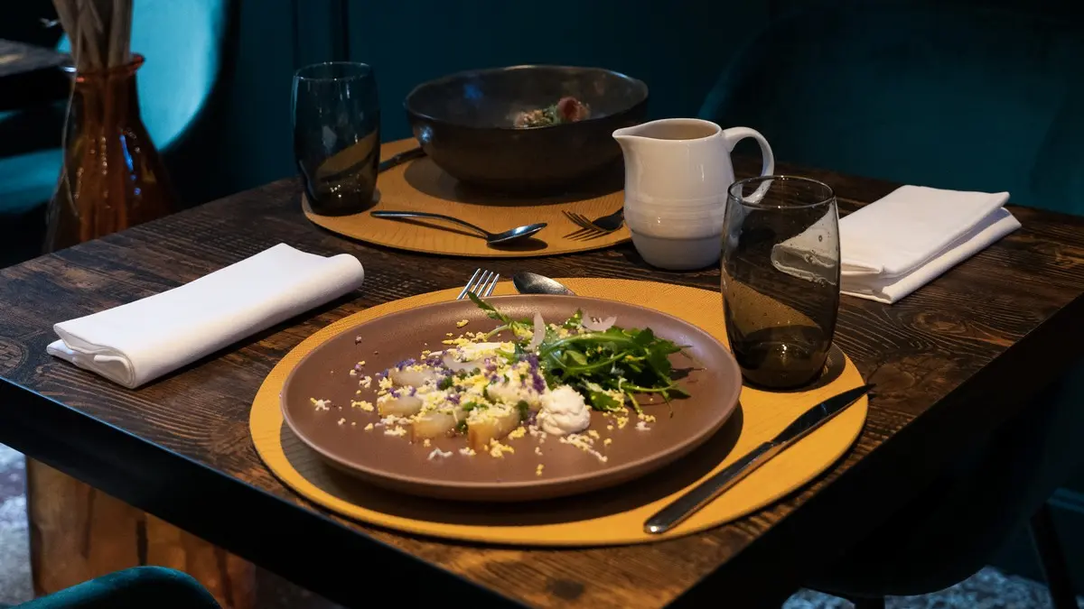 ME.RESTAURANT.SALLE.PLAT