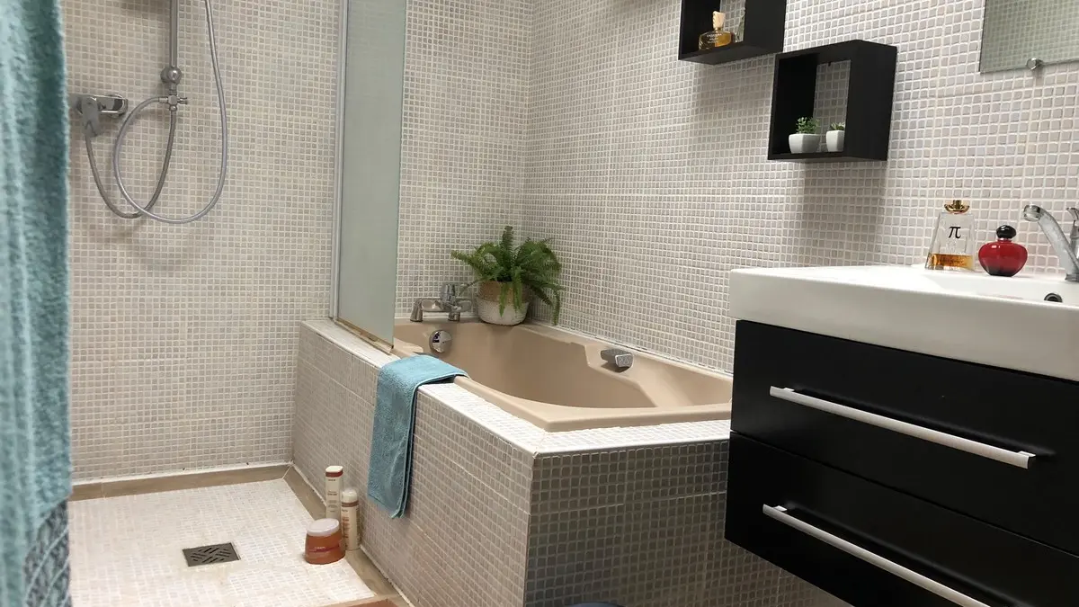 PHOTO 8 SALLE DE BAINS