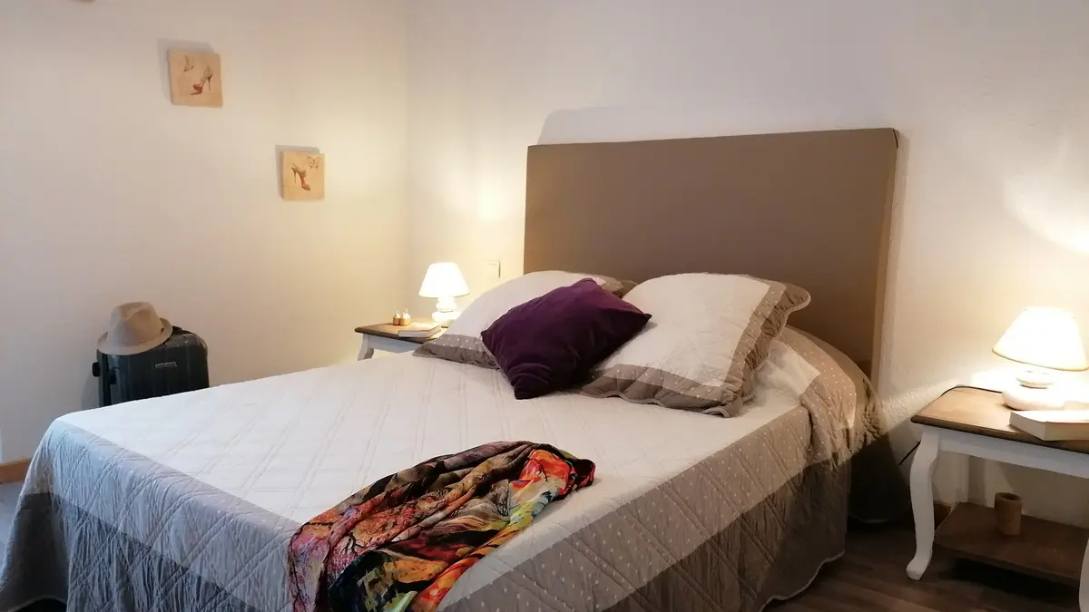 PHOTO 2 CHAMBRE BEIGE