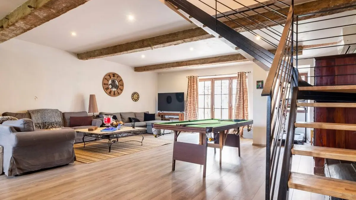 b1f0c732-6c02-4bfc-b753-f53330ba98d3