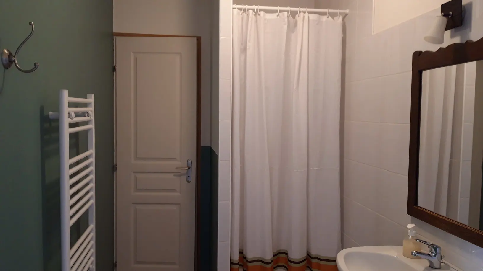 ENTRE LES VIGNES - GÎTE LE MERLOT