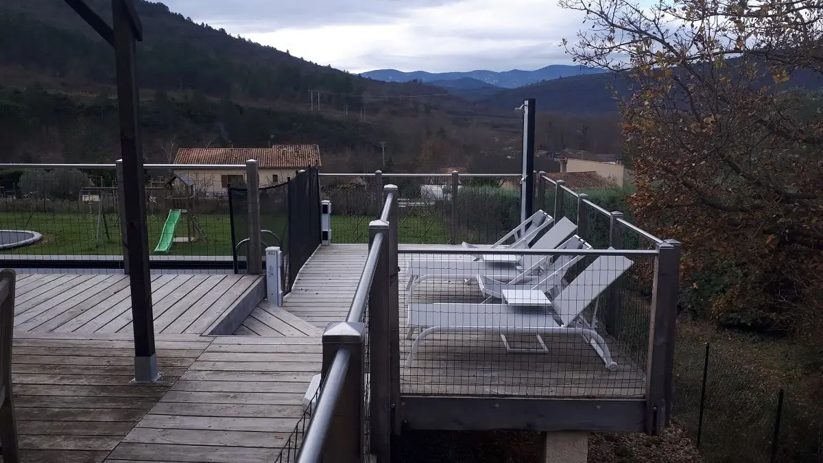 maisondeslevriers_terrassepiscine_EEV