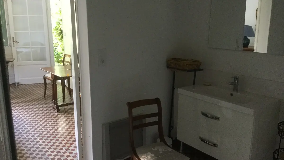 salle d'eau. WC séparés