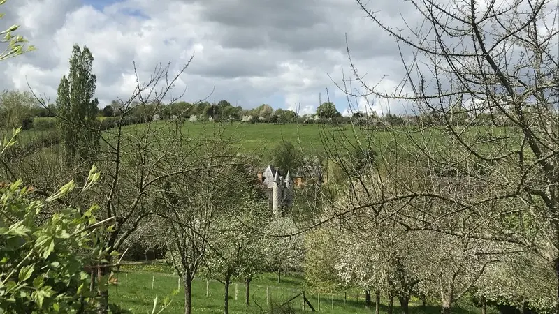 Autour-du-chateau-de-Saint-Germain-de-Livet--4-