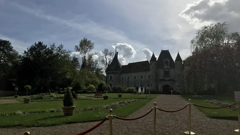 Autour-du-chateau-de-Saint-Germain-de-Livet--5-