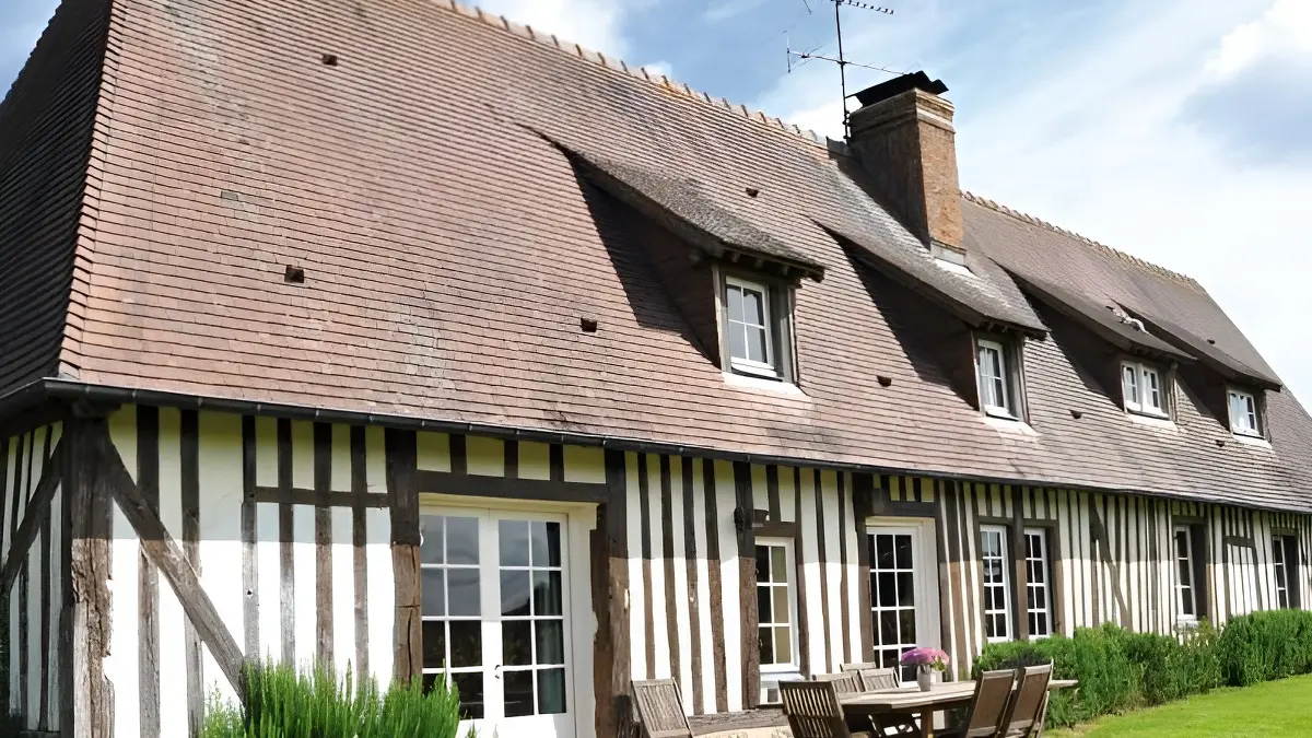 Ferme du Château Gite au Pin Chez Rebecca Whitehead maison2