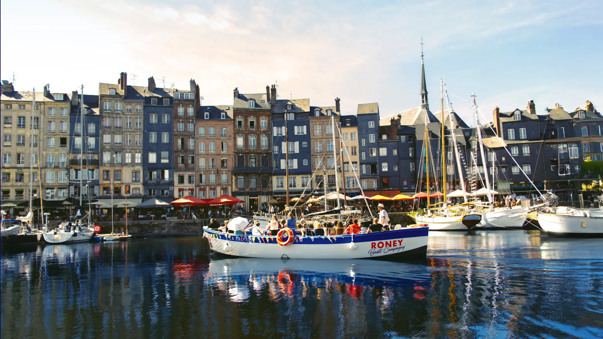 Bateau La Calypso et le Vieux Bassin