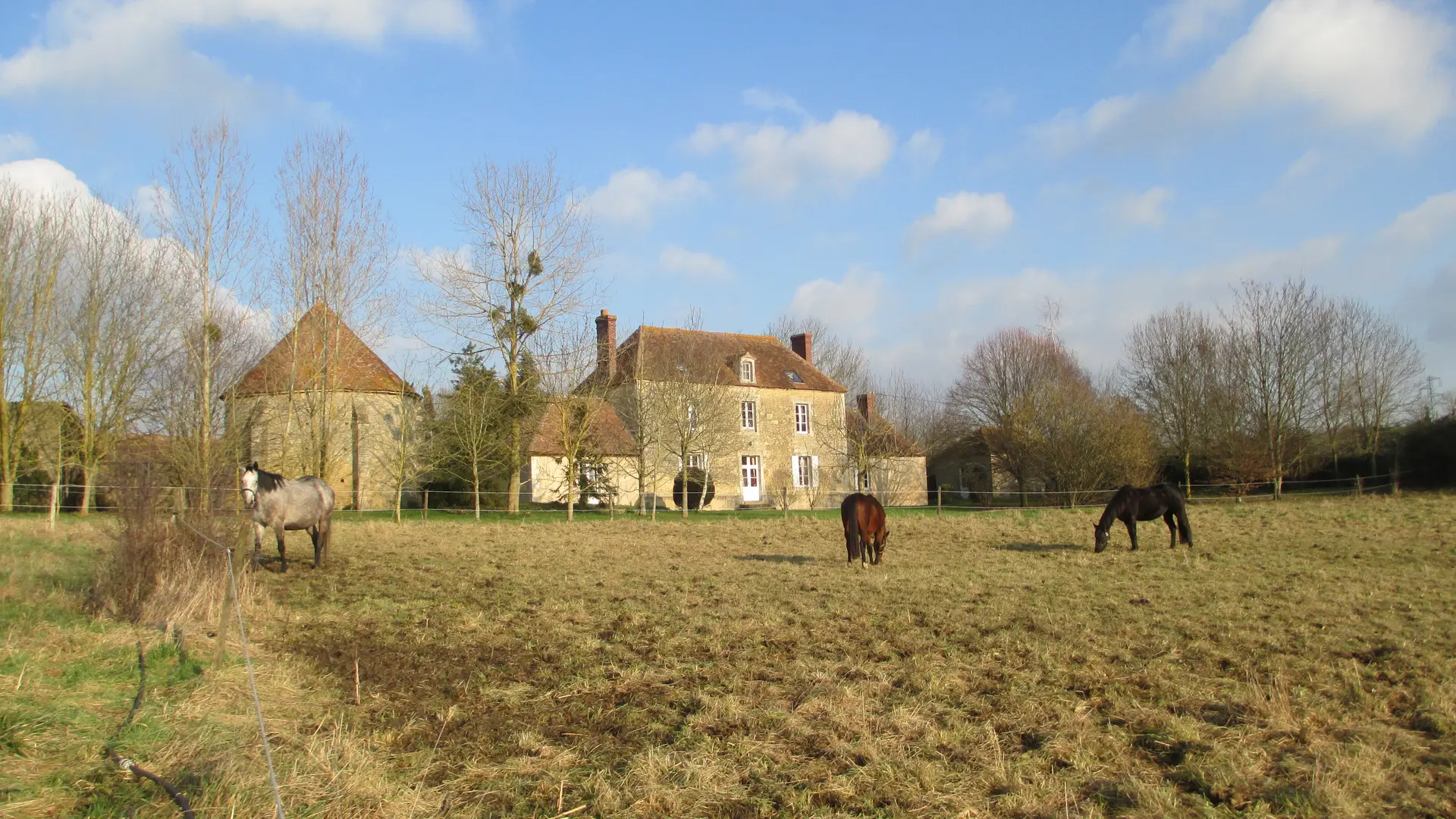 La Ferme de la Londe vue de l'herbage