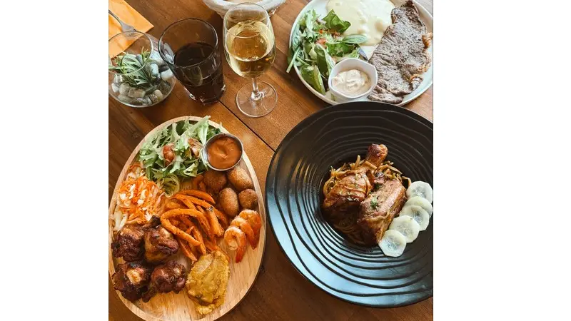 Planche caribéenne + bami au poulet