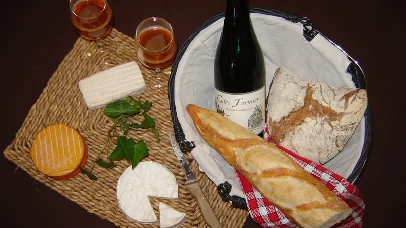 Produits normands Orbec cidre et fromages © V Hublin