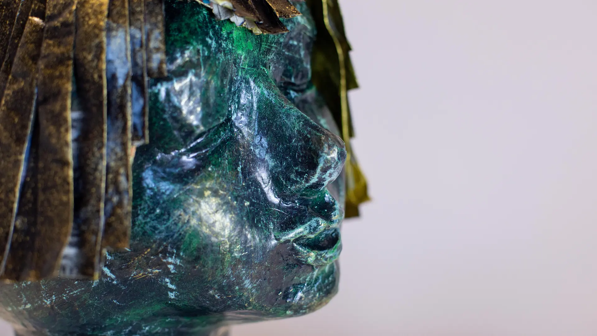 Tête en papier mâché