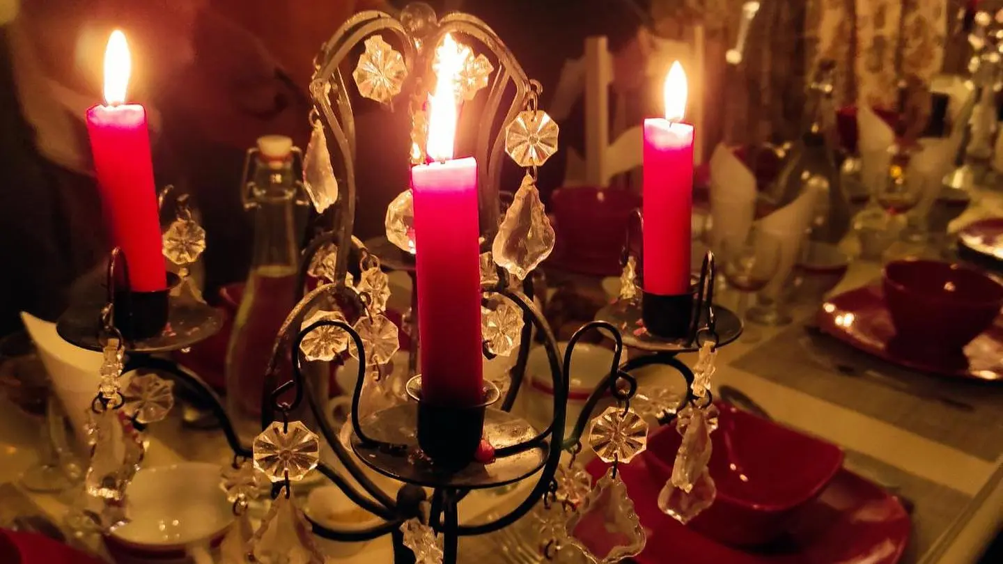 des diners conviviaux en Table d'hôtes, produits locaux cuisinés maison