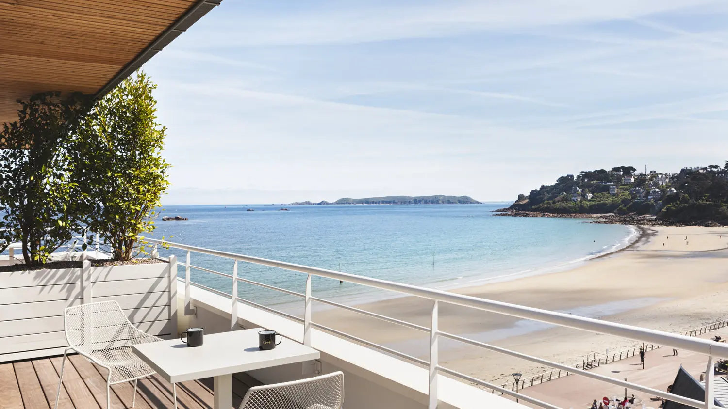 2_PANORAMIQUE LATERALE VUE MER_GHPERROS