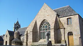 tregastel-eglise-bourg