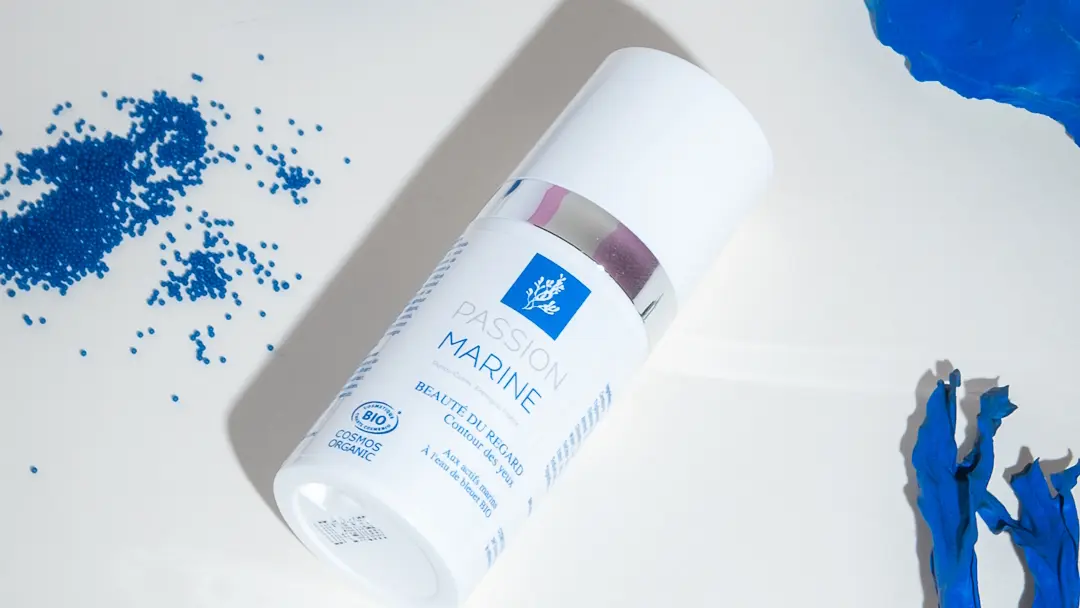 BeautéDuRegardBleu_zoom