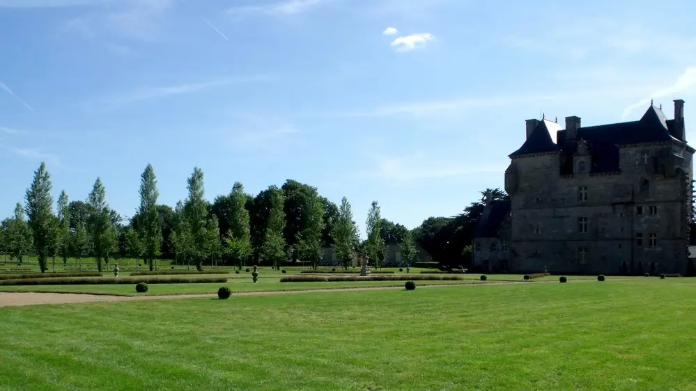 Château Kerroué jardin Loguivy-Plougras