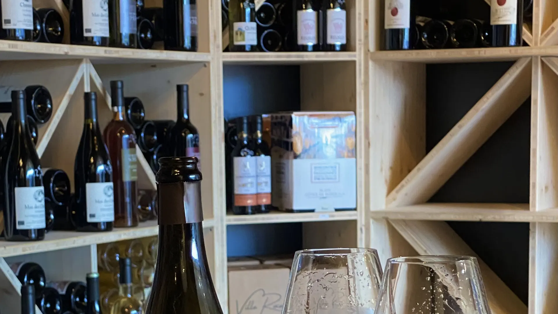 La Bouteille Renversée