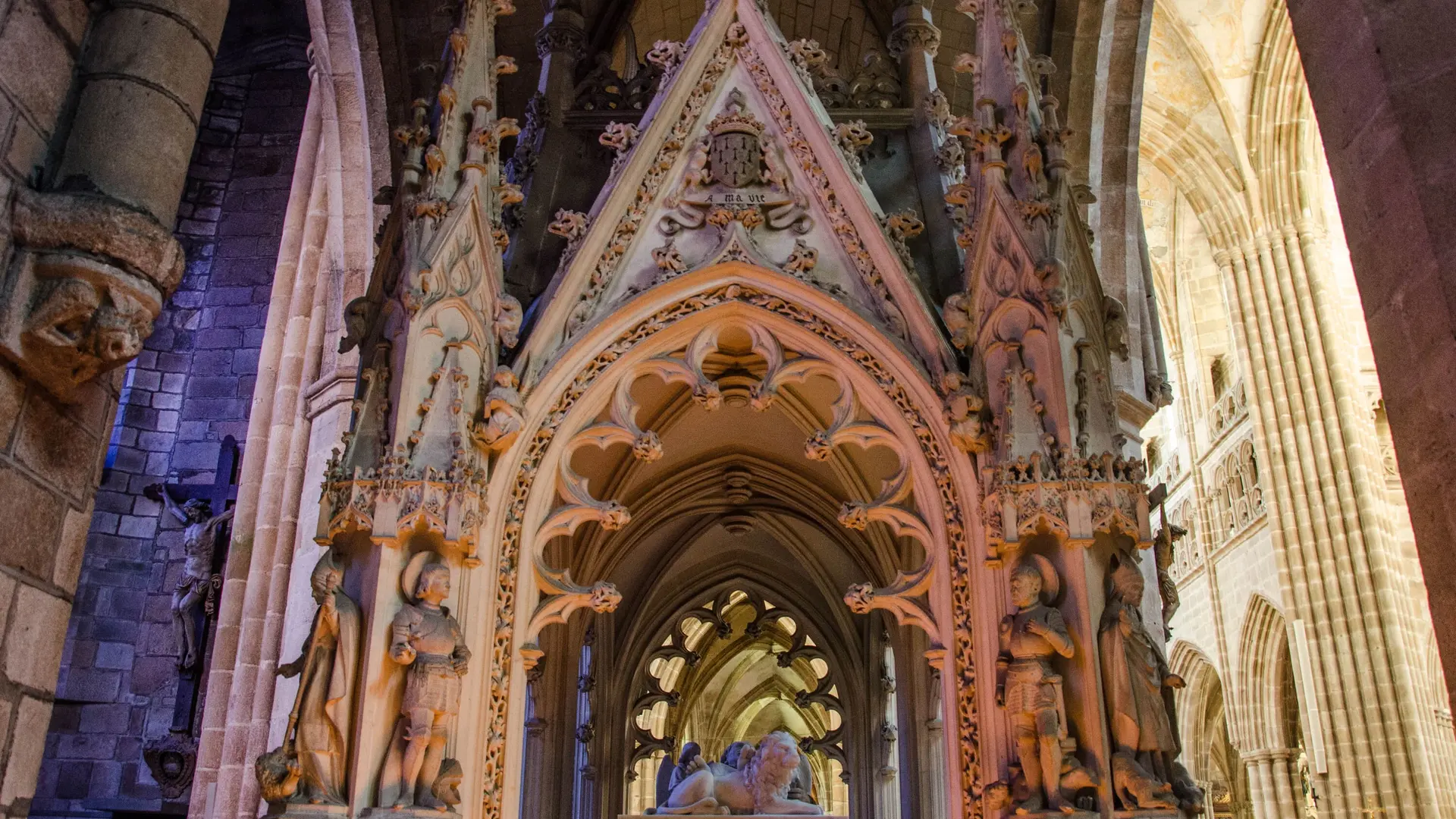 Intérieur cathédrale St Tugdual Tréguier (1)