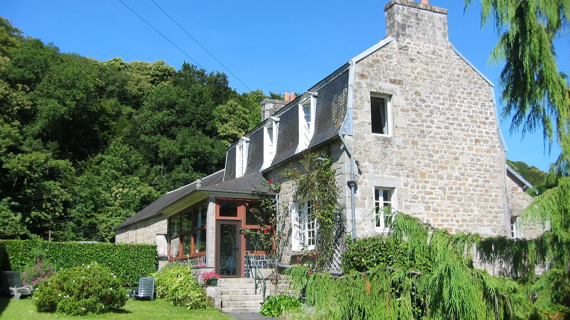 Mme Demets Le Vieux Marché ext