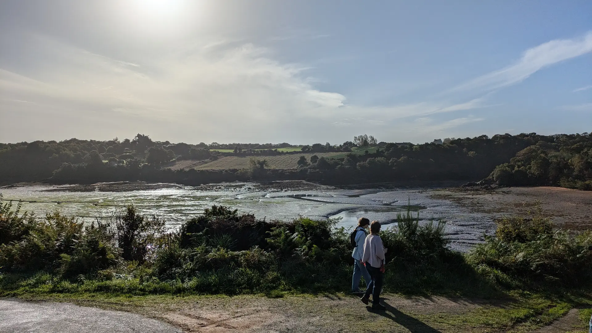 promeneurs Baie de Pommelin