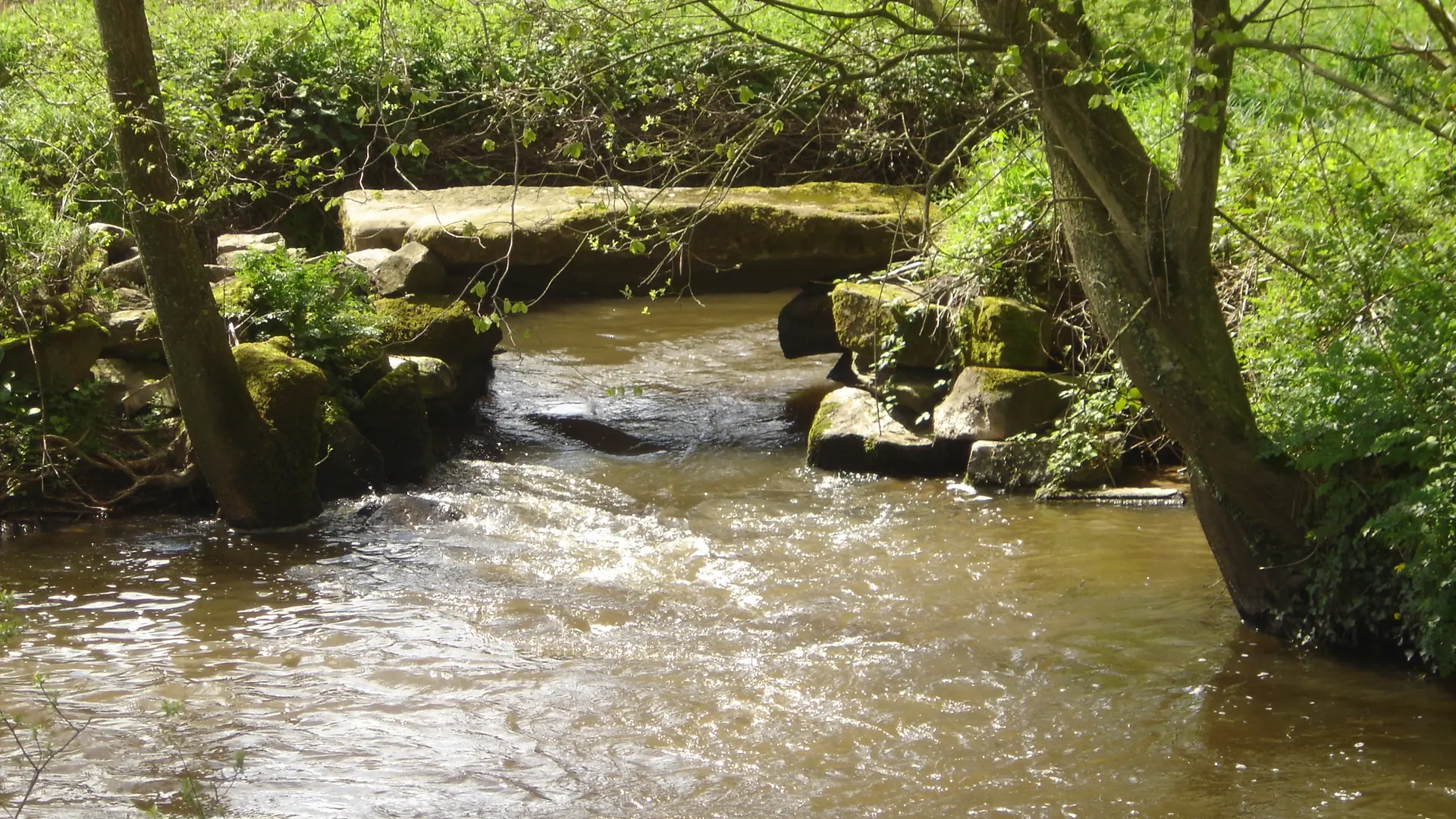 Quemperven pont romain