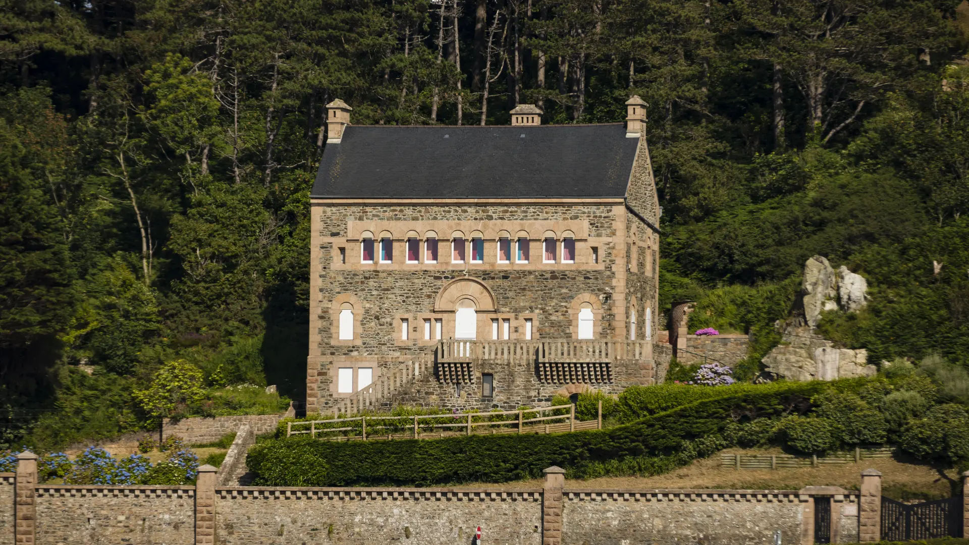 Villa Silencio