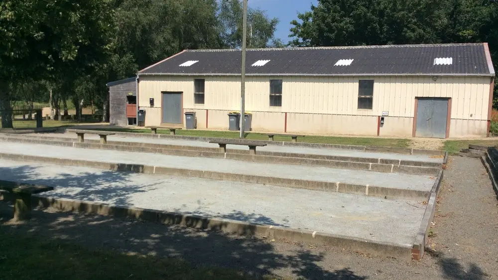 allée boule et boulodrome Tonquédec