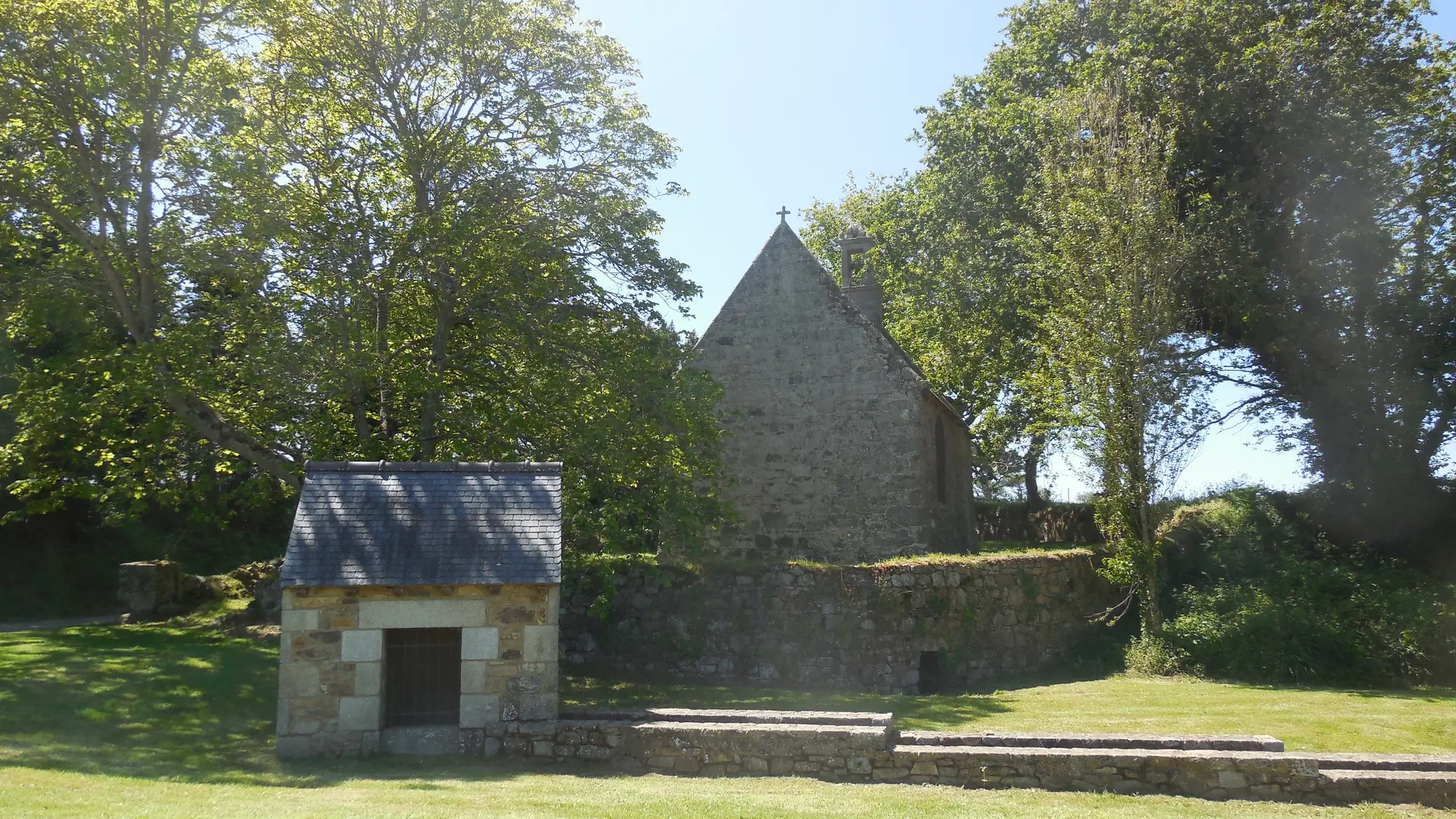 chapelle de Brestan - vue d'ensemble