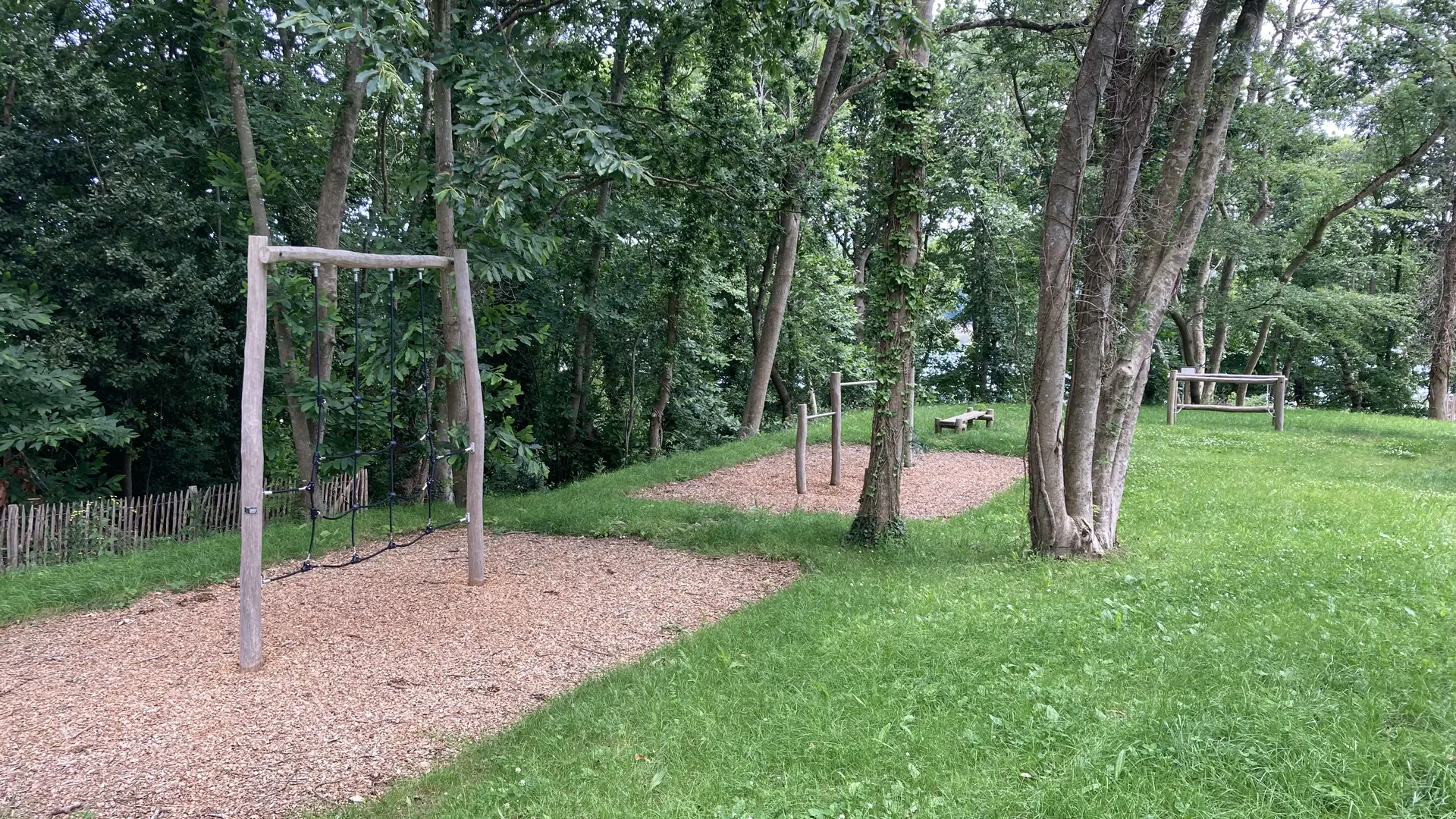 Aire de jeu Bois de Lan Goc Lézardrieux