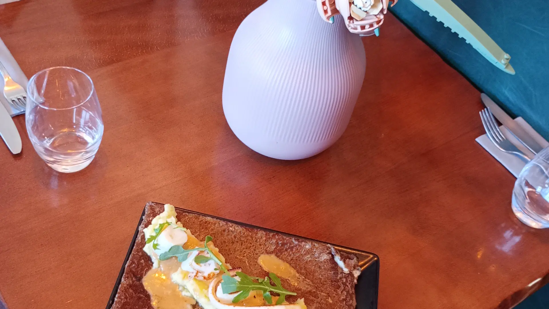 galette poulpe de nos côtes, écrasé de pomme de terre et crème de crevettes