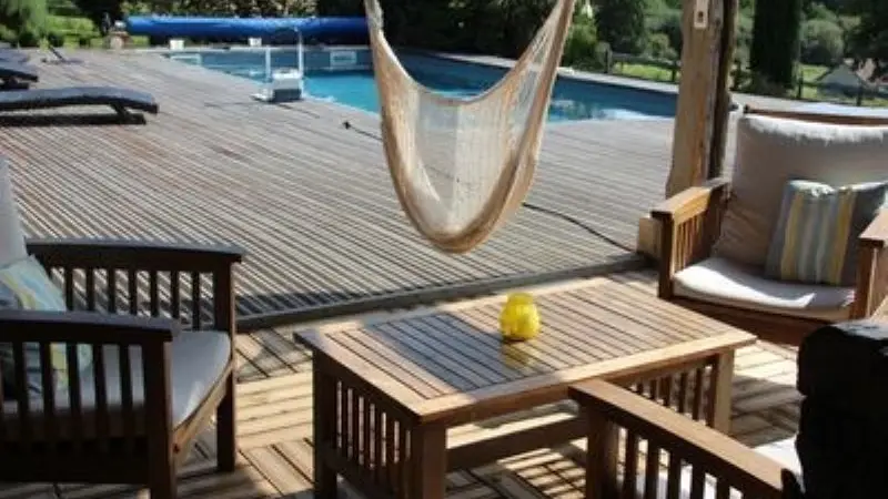 6-Pool house 2