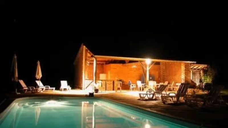 9-Pool house la nuit