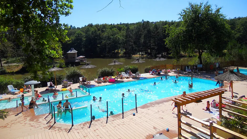 DOMAINE DE L'ETANG DE BAZANGE CAMPING SITES