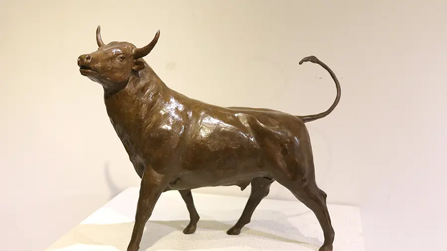 011 Taureau II bronze