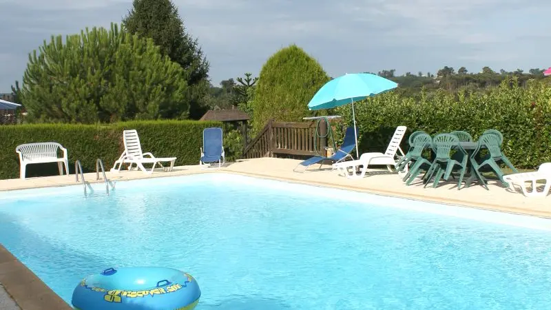 LAPERVOISIE1-PISCINE