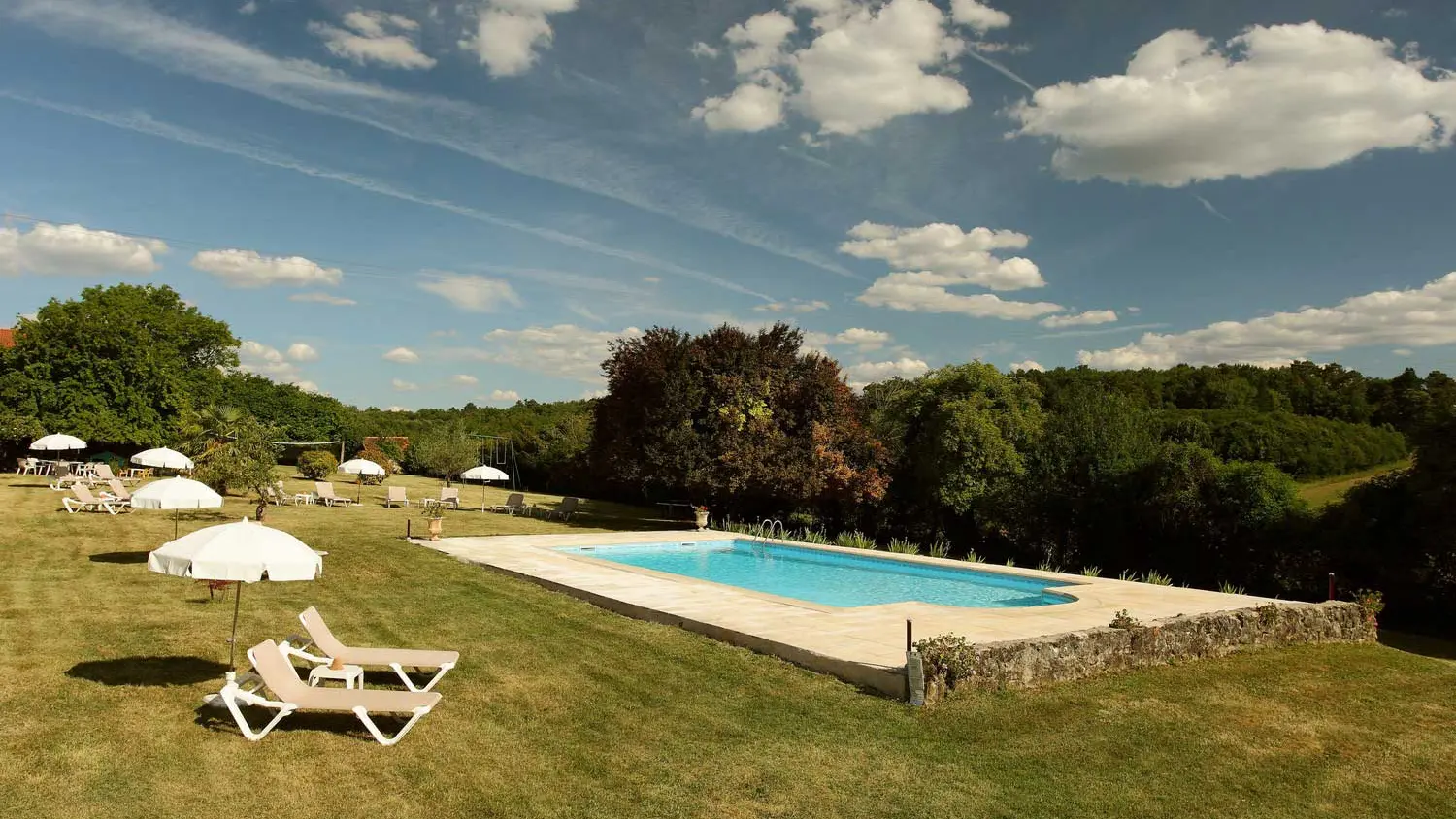 Gîte vintage avec piscine à Biras