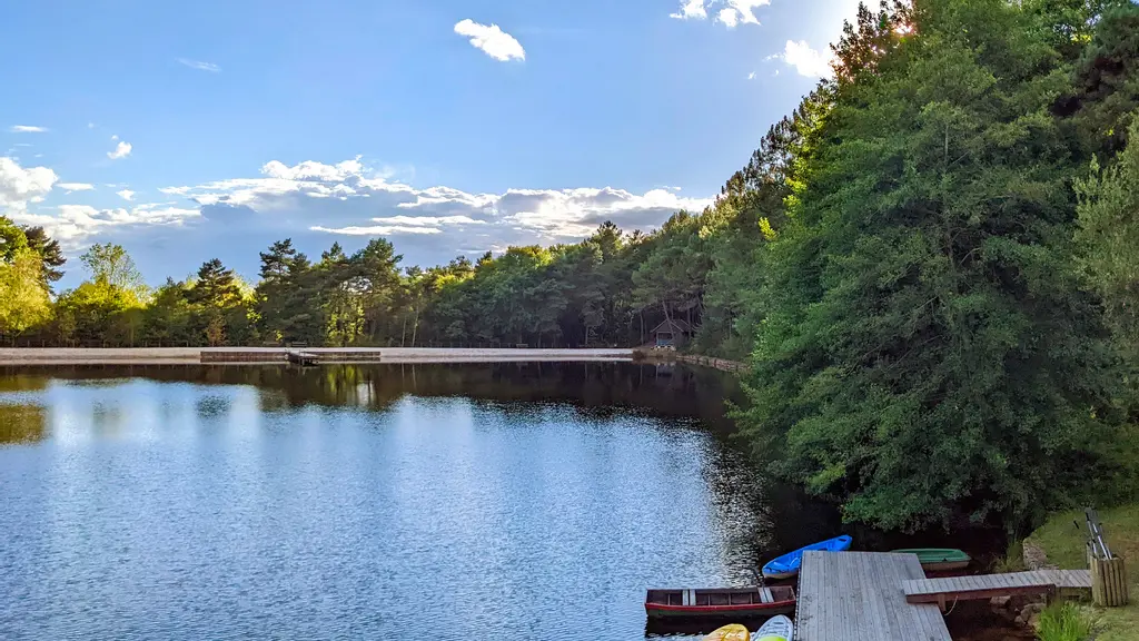 10-parentheses-imaginaires-lac-baignade-embarcations