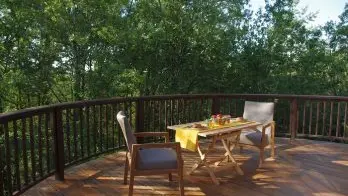 2-Terrasse-Cabane-du-Rouge-Gorge